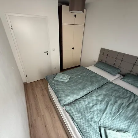 Elke Apartment